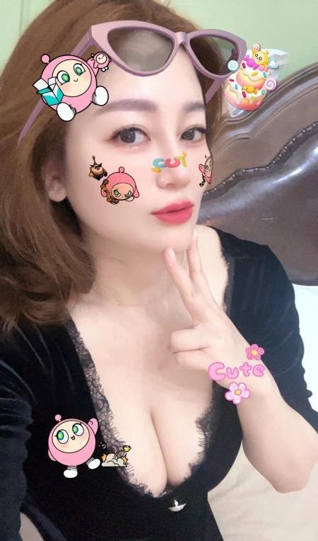 轮流女上位大胸果果