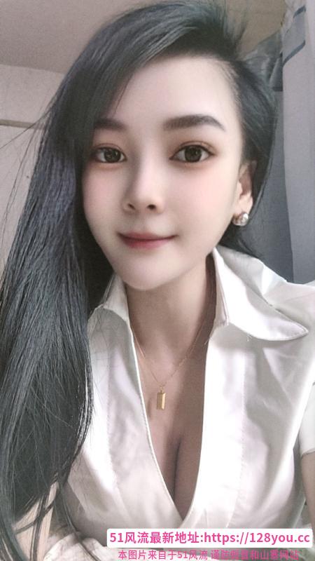 黑丝制服佳琦