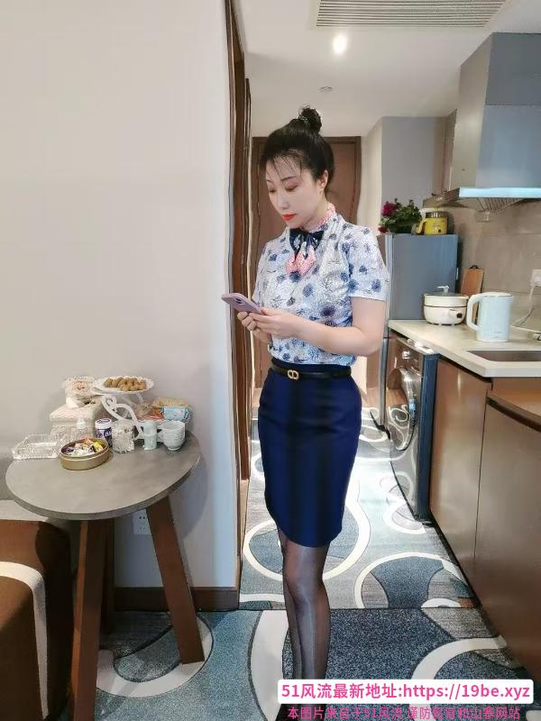 大屁股熟妇姐姐