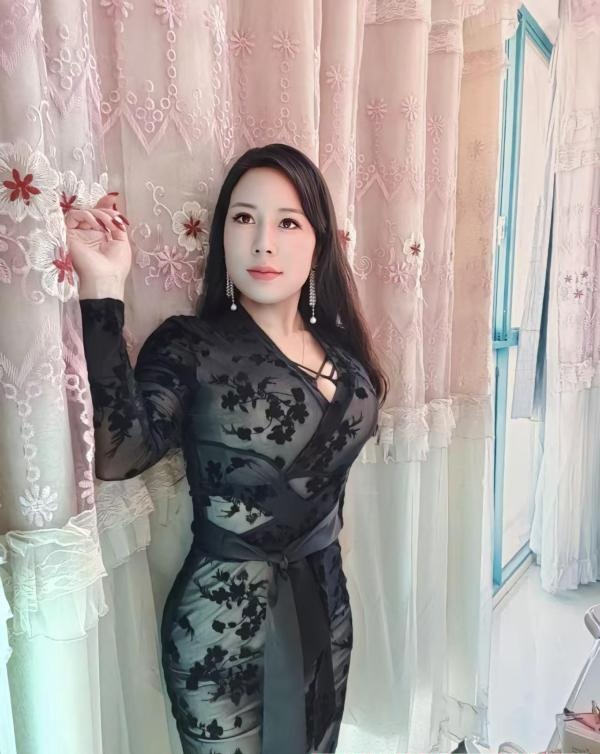 风韵犹存的少妇
