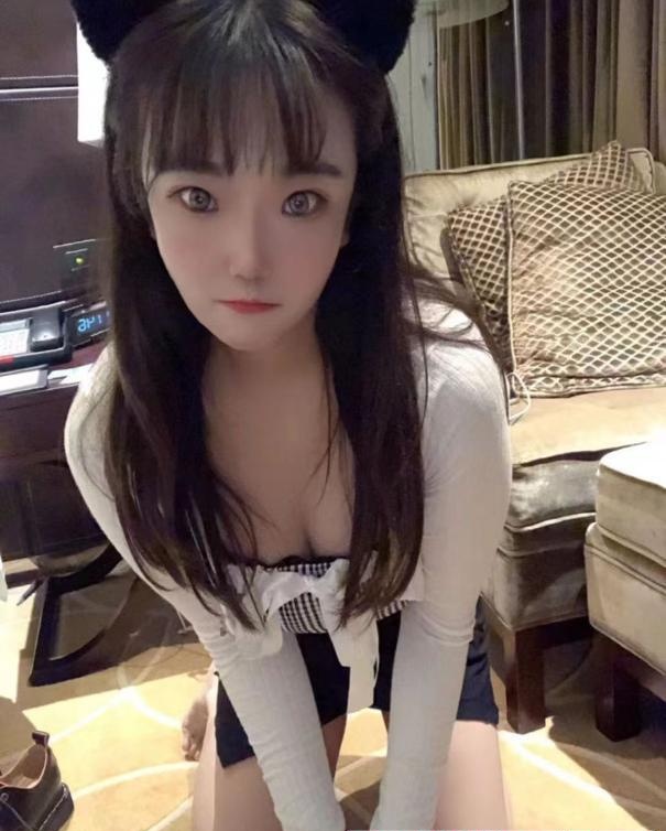 性感年轻西西