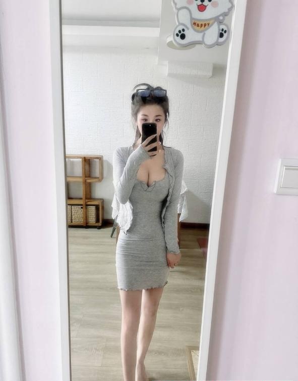 性感大胸好身材妹子