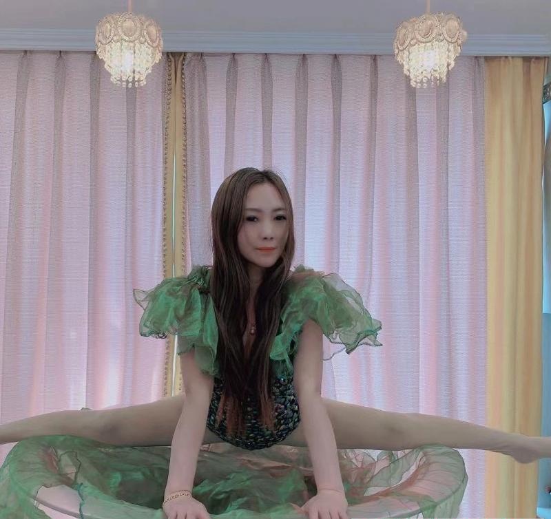 水姐潮吹一字马