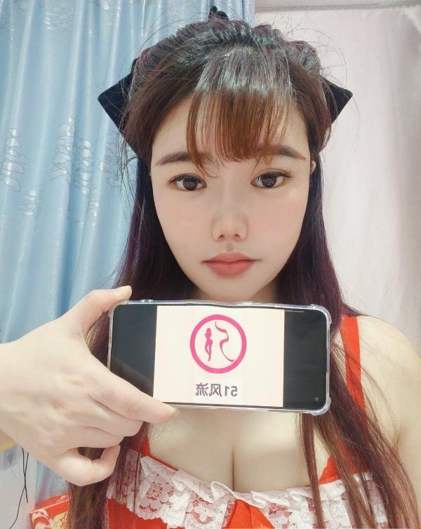 西湖大奶妹六六