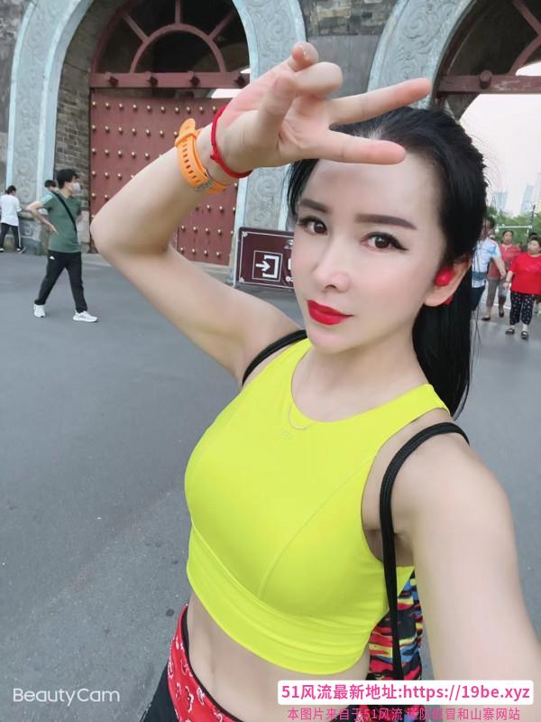 南京三牌楼小姐姐