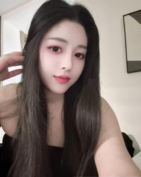 丰满长腿御姐梓琪