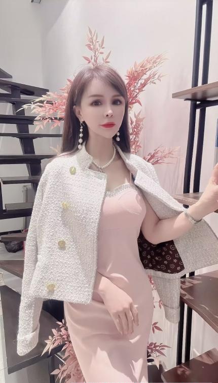 性感轻熟女
