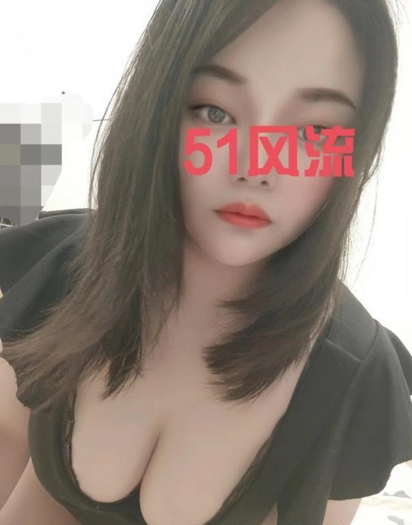 雨花大胸小骚妹