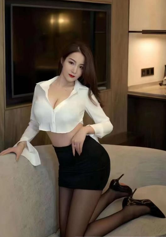 西青肉感小妹花式大