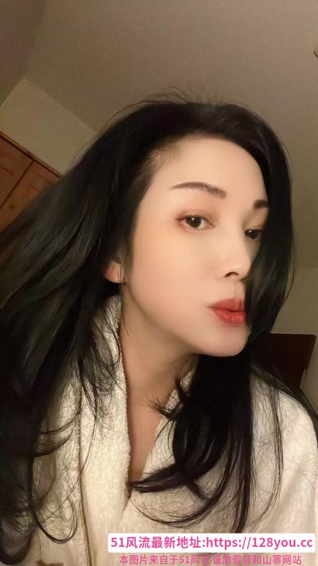 观音桥丰满少妇有舔脚