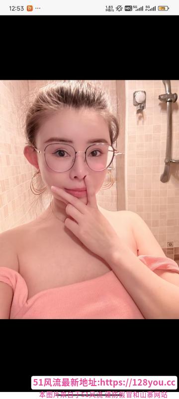 S型身材高颜值小姐姐