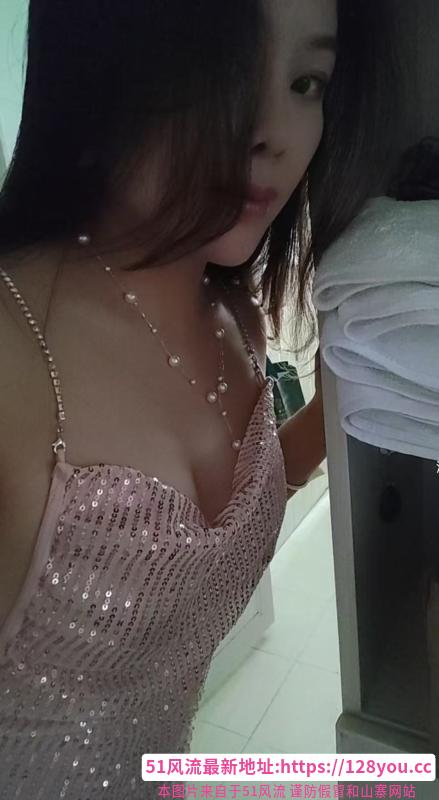 小巧风韵的少妇