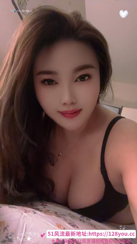 大奶骚妇