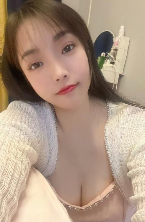 F杯舌吻大奶牛