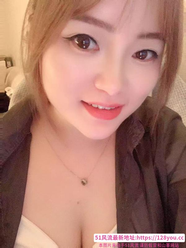 蜀山深喉舌舔骚货