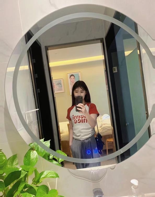 美术老师璐璐