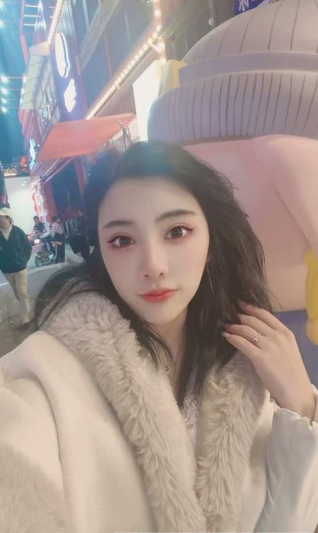 网红脸桃子