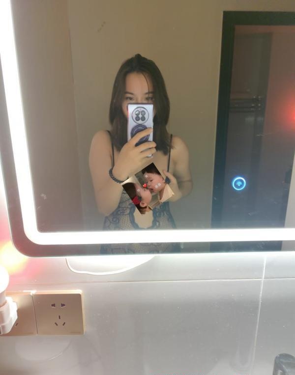 御姐型长腿少妇