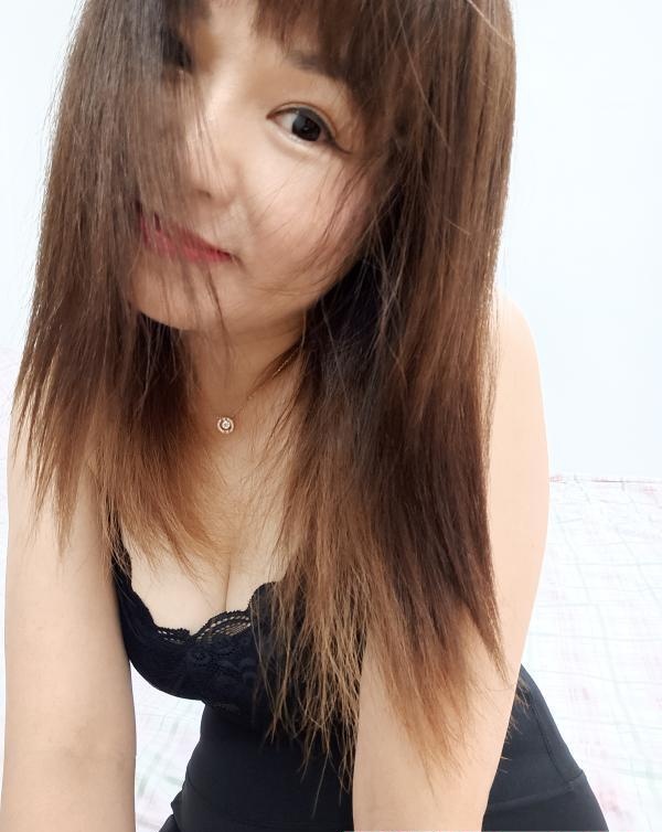 骚人妻蜜桃臀