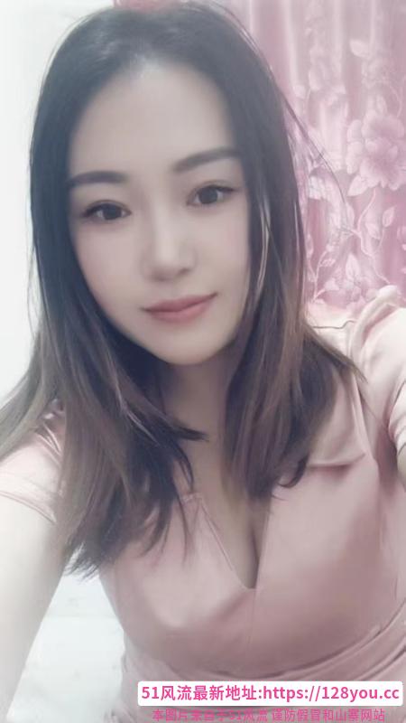 彝族温柔小姐姐