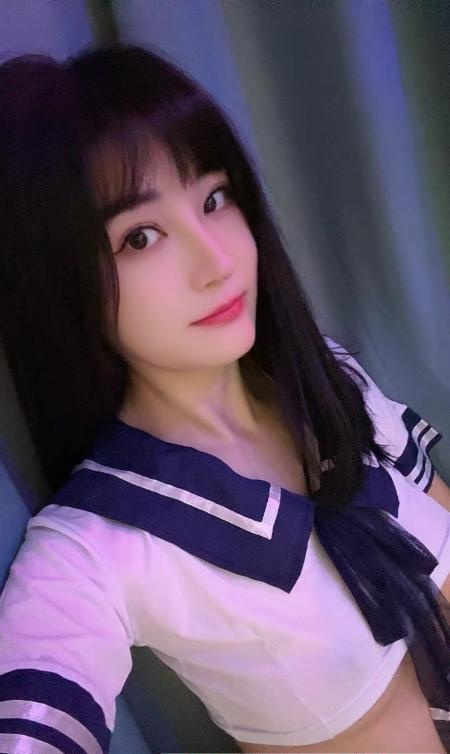 颜值担当黑丝性感骚妹