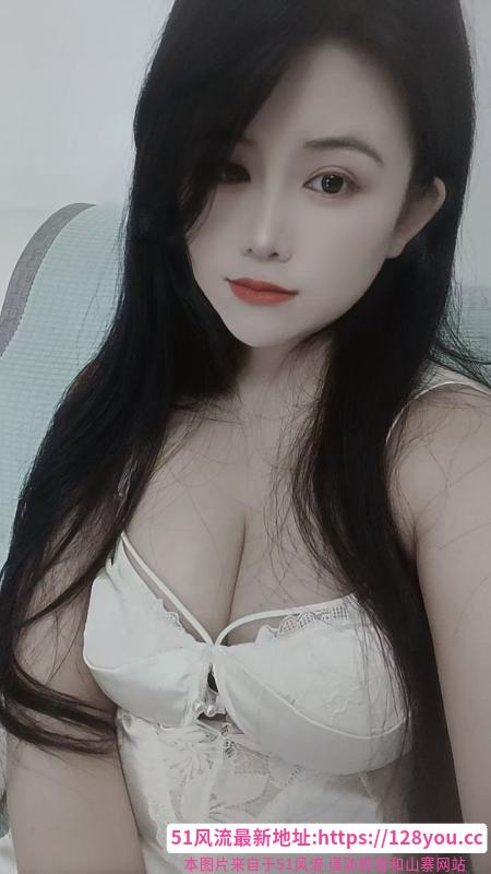 清纯大胸小菲