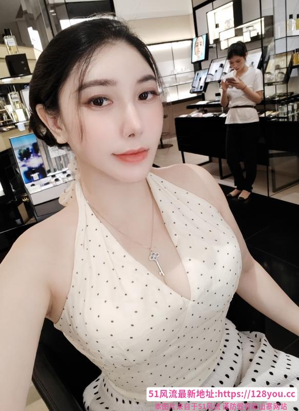 sm夹乳肥臀骚货