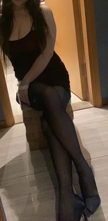 丰乳风骚轻熟小少妇