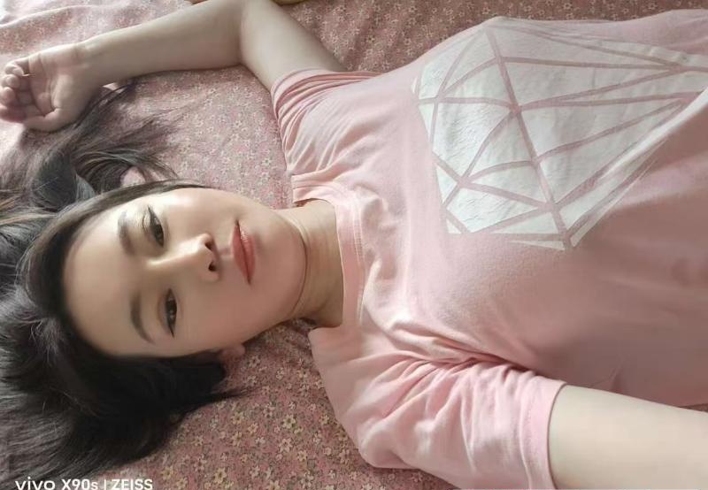 颜值人妻张静