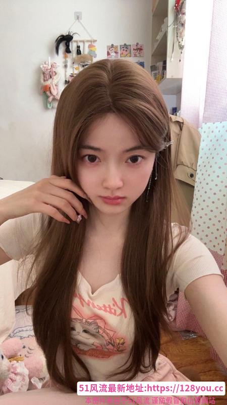 性感甜美李哈哈