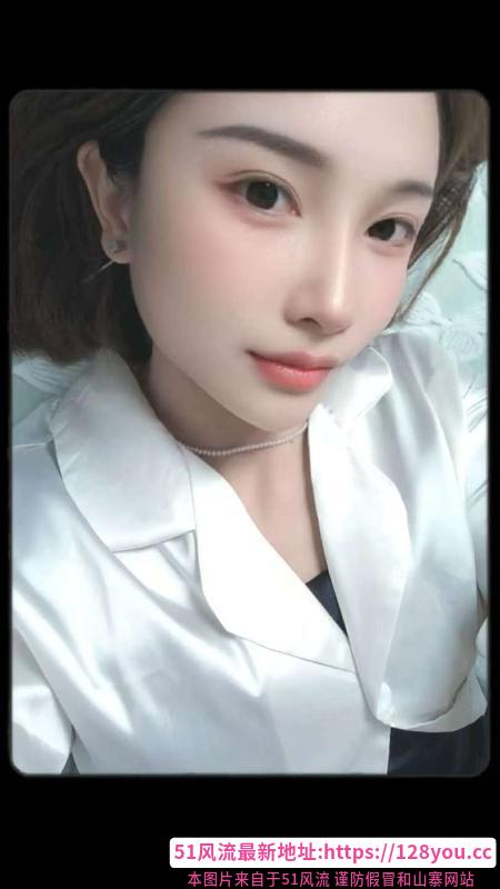 骨感的撩人美女