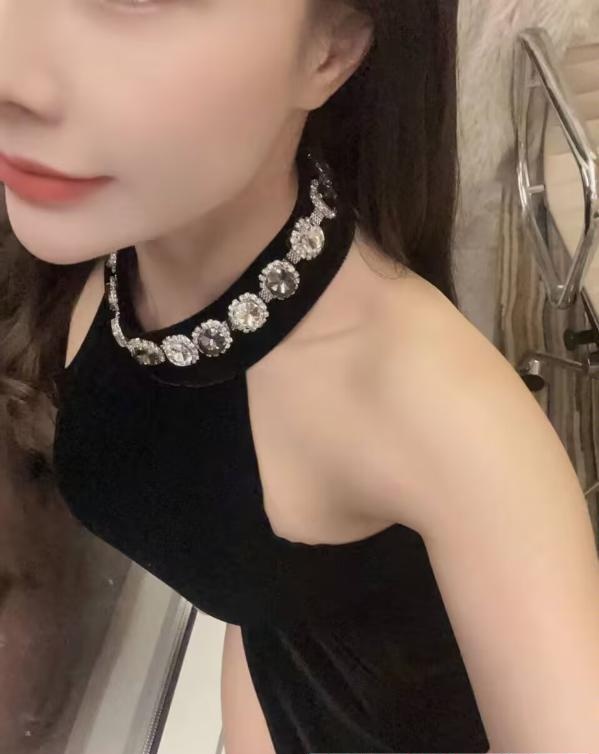 南山荔林骚女友亦菲