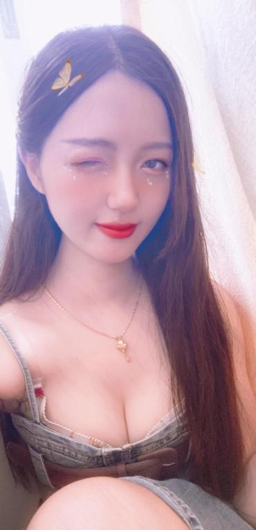 性感大胸小美妞