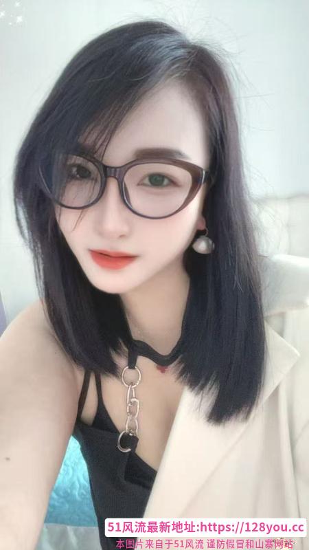 深喉锁喉女神
