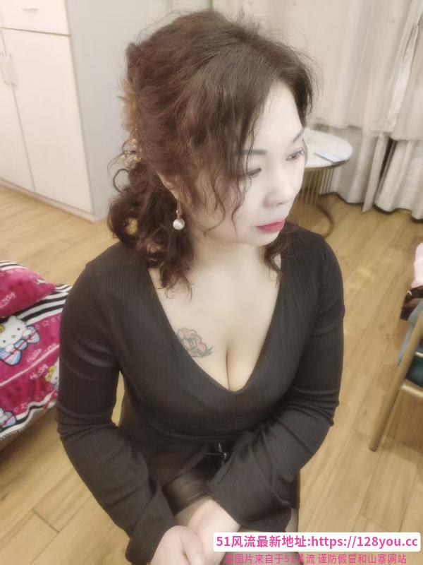 蜀山大奶楚楚