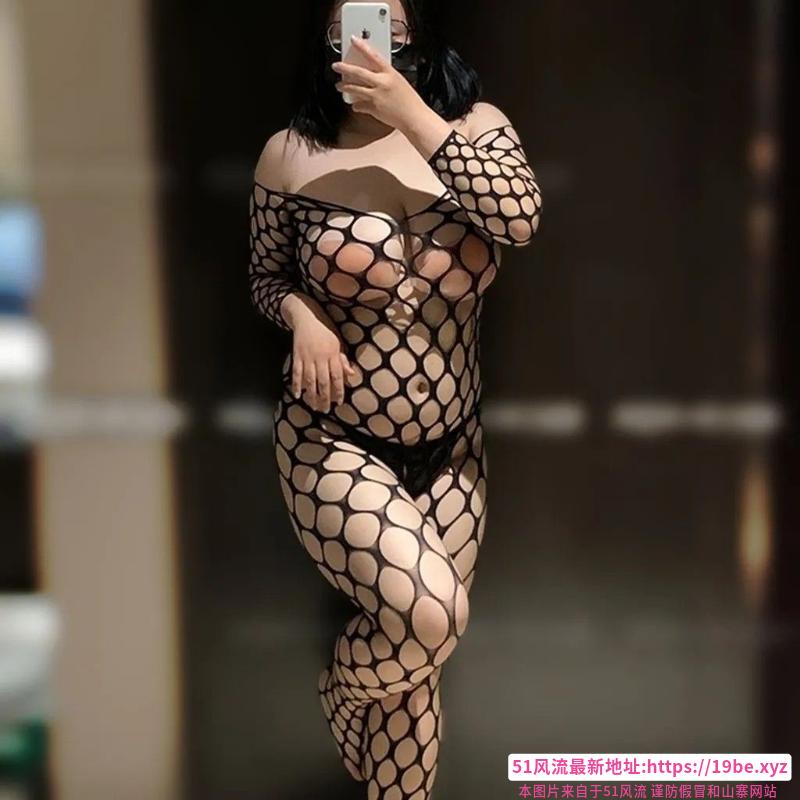 反食性感大胸妹