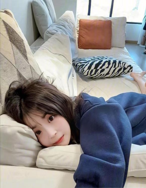 三点粉美乳晴晴