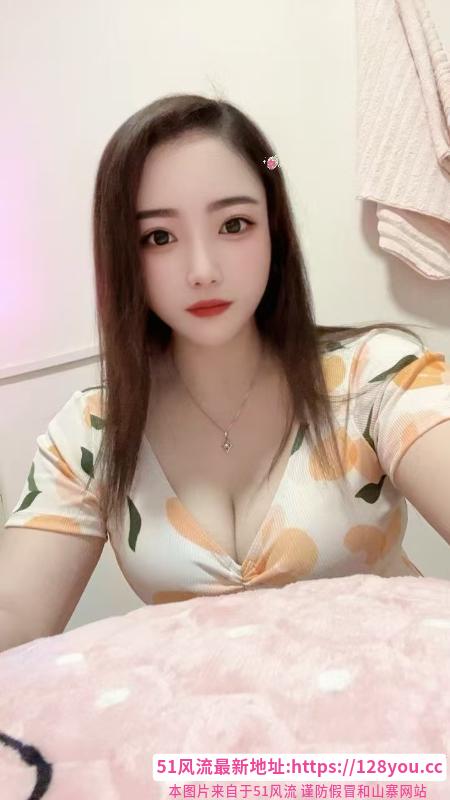 妩媚动人莉莉