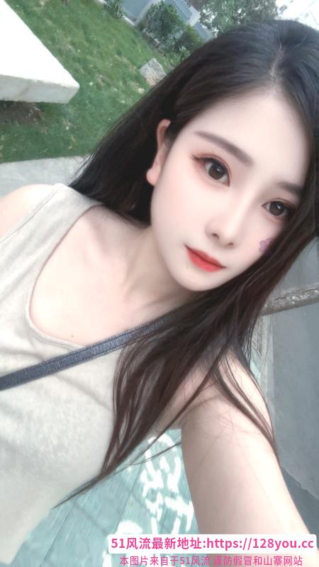 美女兜兜
