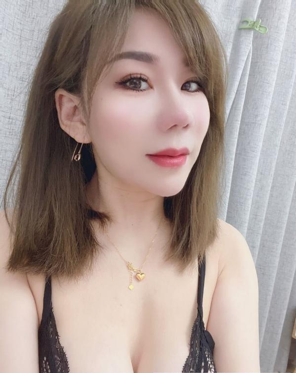 上城巨乳少妇萱萱