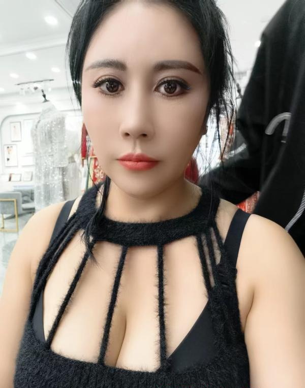 黑丝长腿榨汁姬