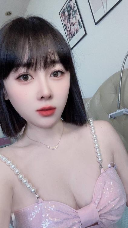 大奶风骚艾琳