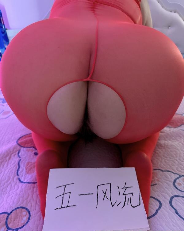 肉感肥臀熟女