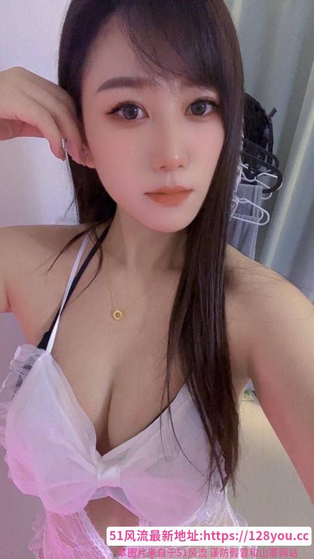 普陀新黄小区制服少妇