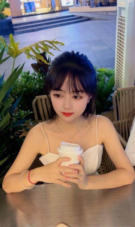 打卡清纯小小