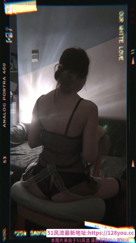 庐阳翘臀小嫩妹