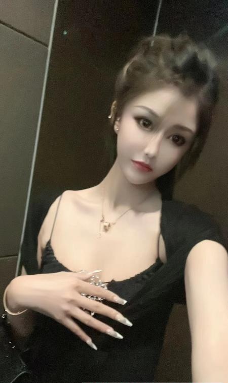 南山车模Linda