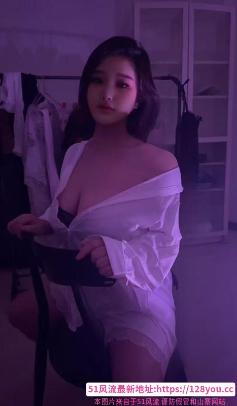 铁西短发大胸妹妹