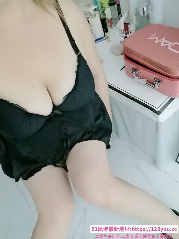 浦江大臀妞