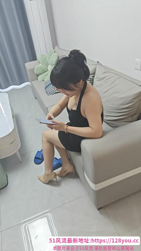 丰满美女萌萌
